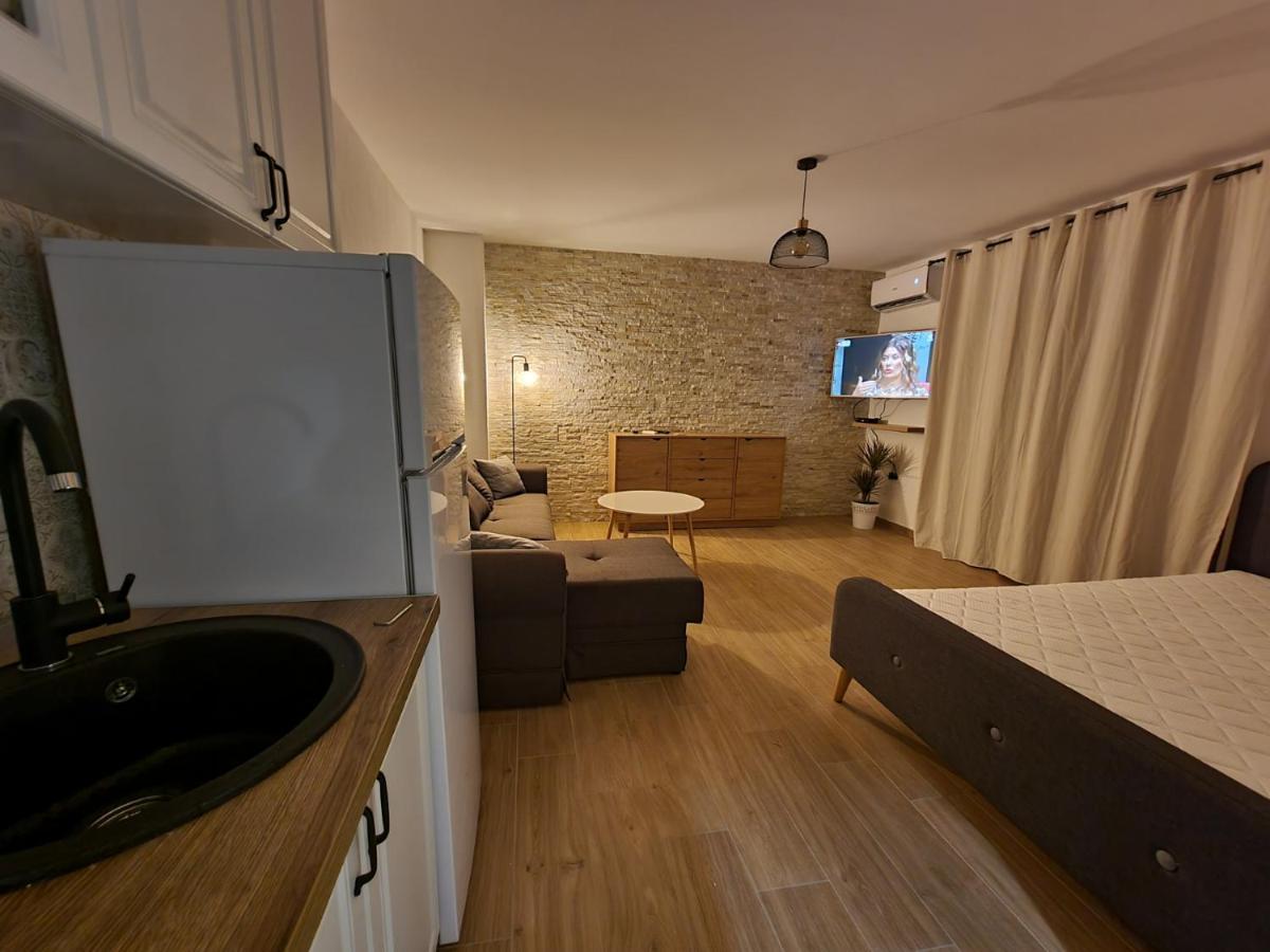 Apartments Vranes Тиват Екстериор снимка