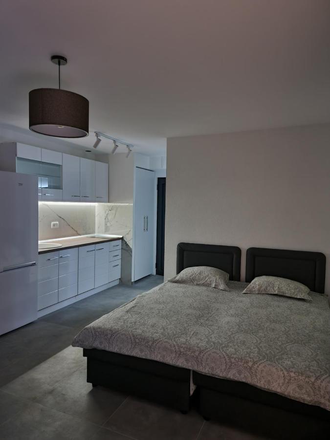 Apartments Vranes Тиват Екстериор снимка