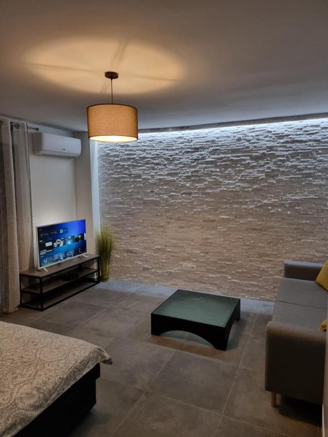 Apartments Vranes Тиват Екстериор снимка