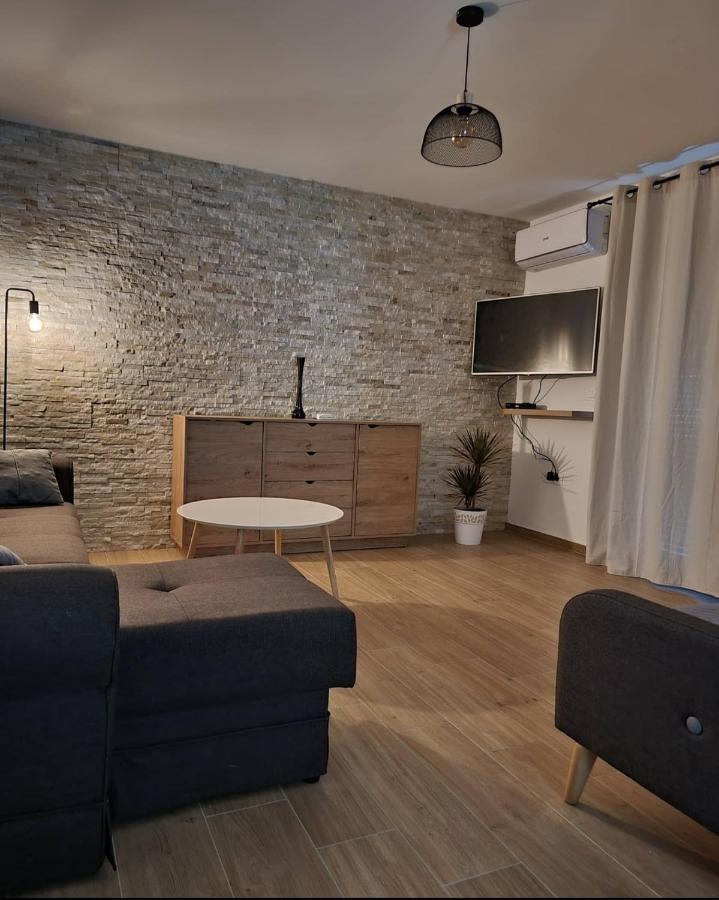 Apartments Vranes Тиват Екстериор снимка