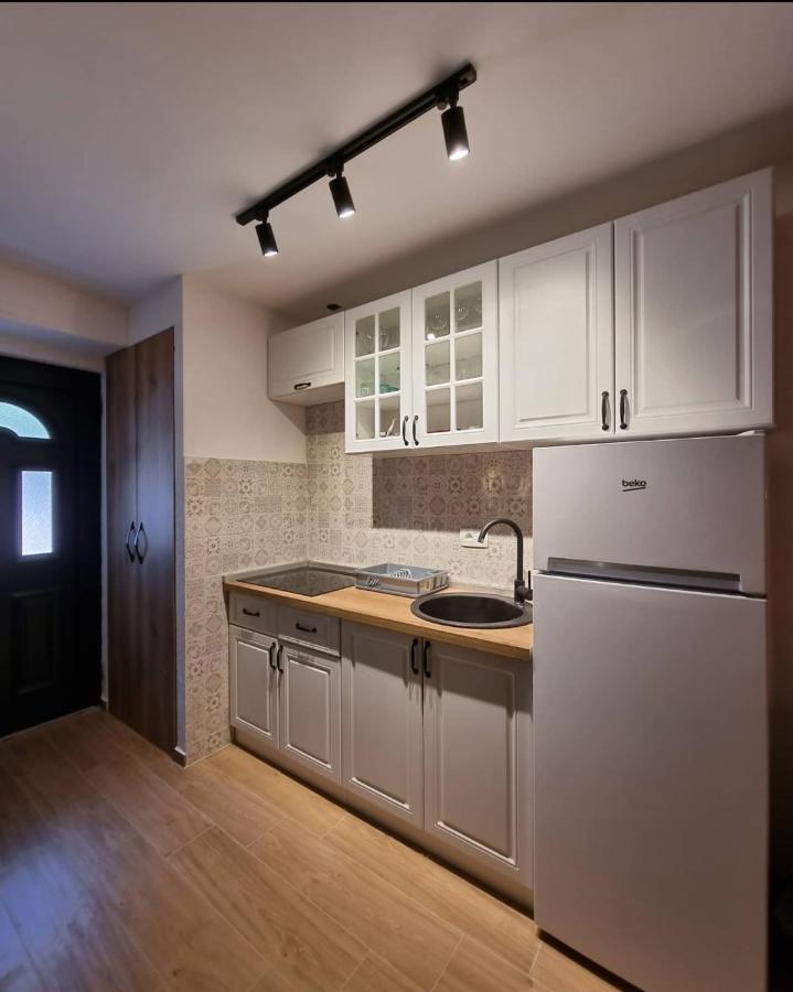 Apartments Vranes Тиват Екстериор снимка