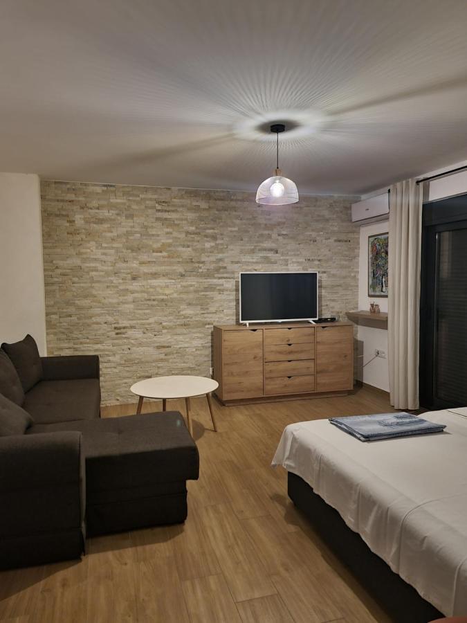 Apartments Vranes Тиват Екстериор снимка