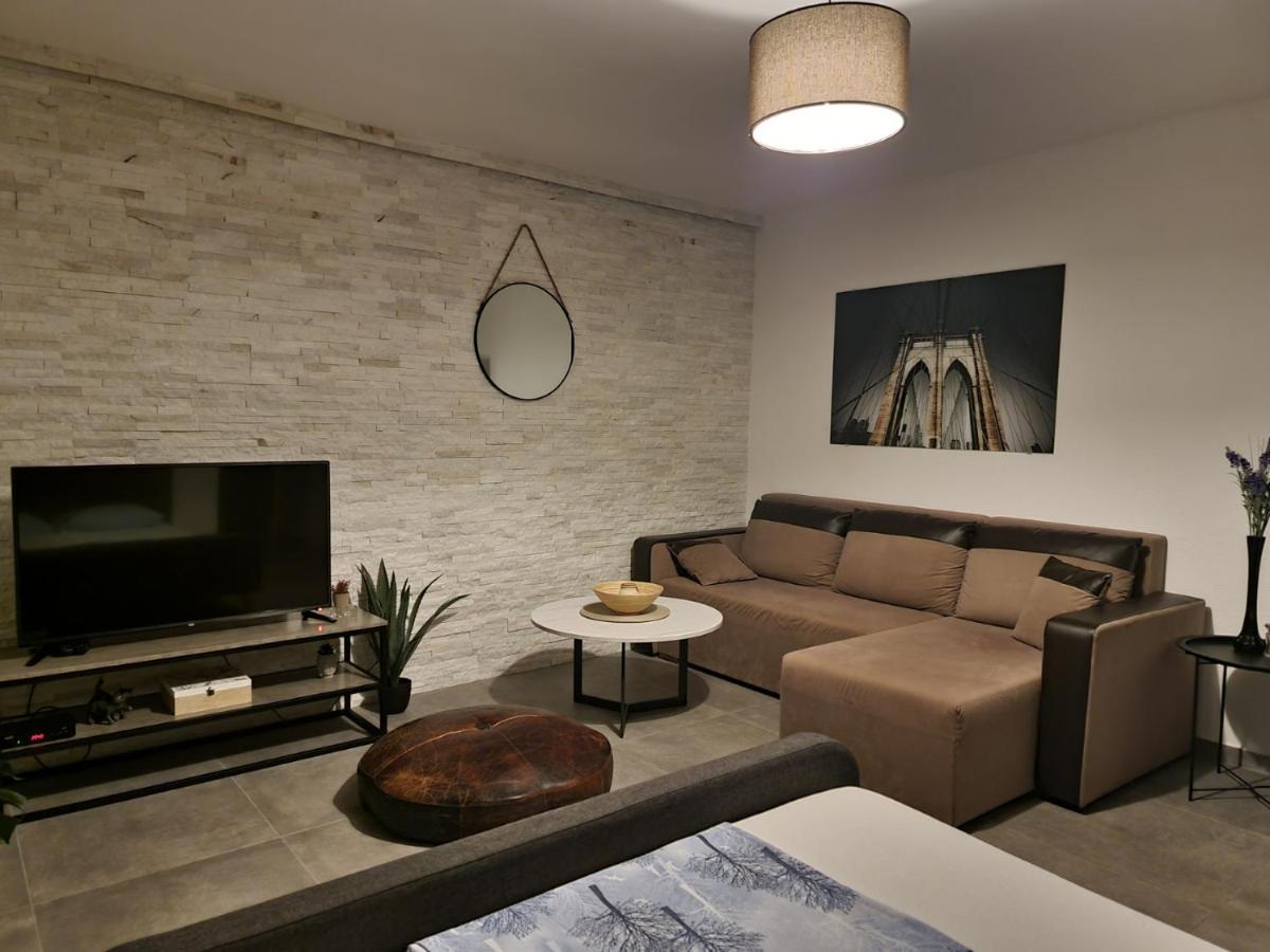 Apartments Vranes Тиват Екстериор снимка