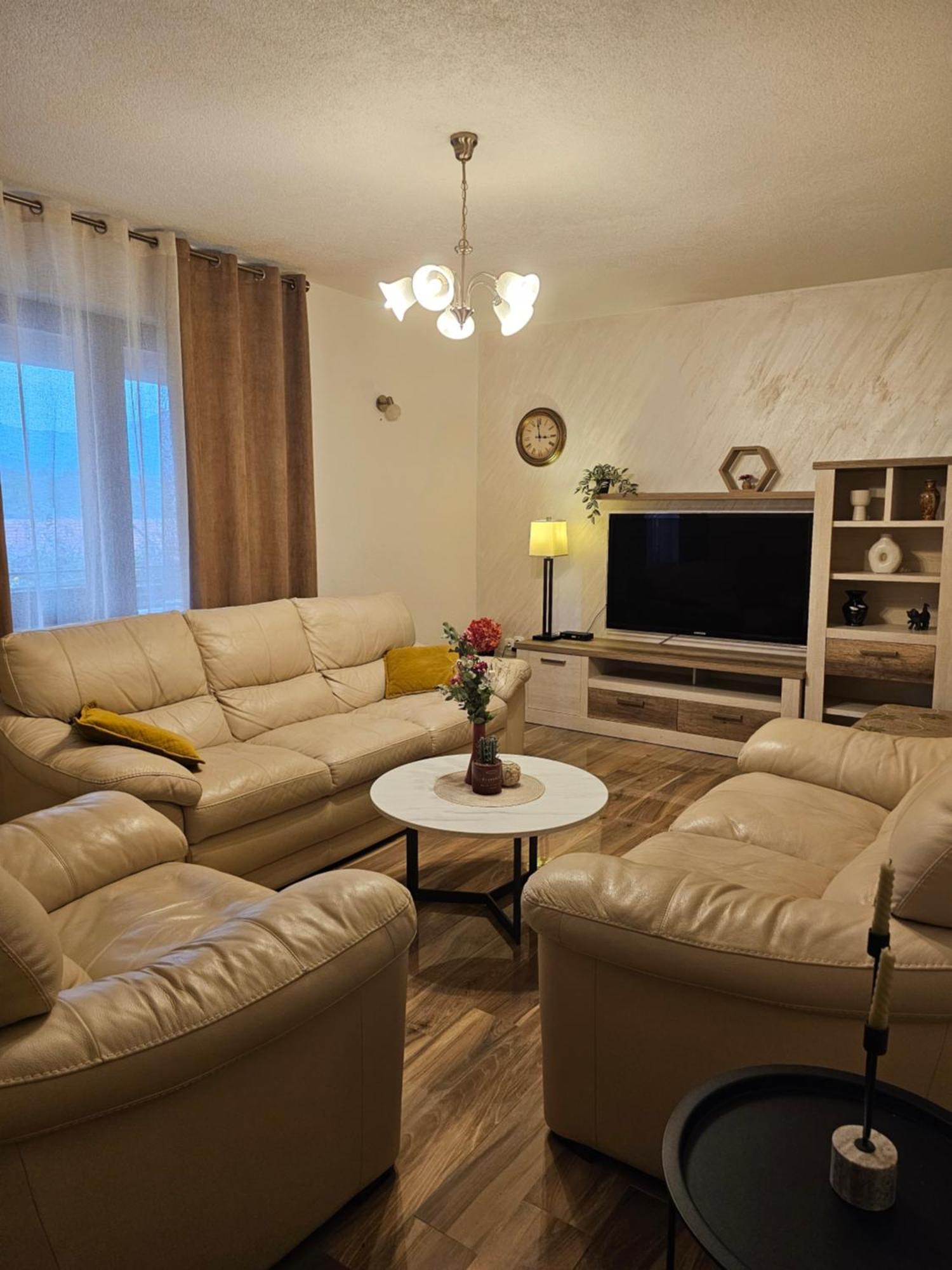 Apartments Vranes Тиват Екстериор снимка