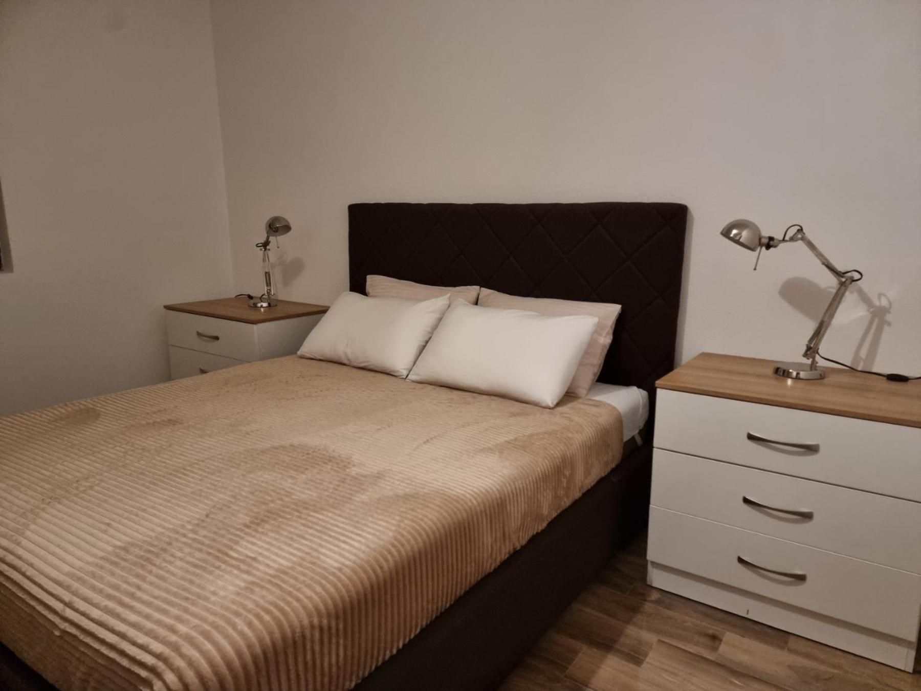Apartments Vranes Тиват Екстериор снимка