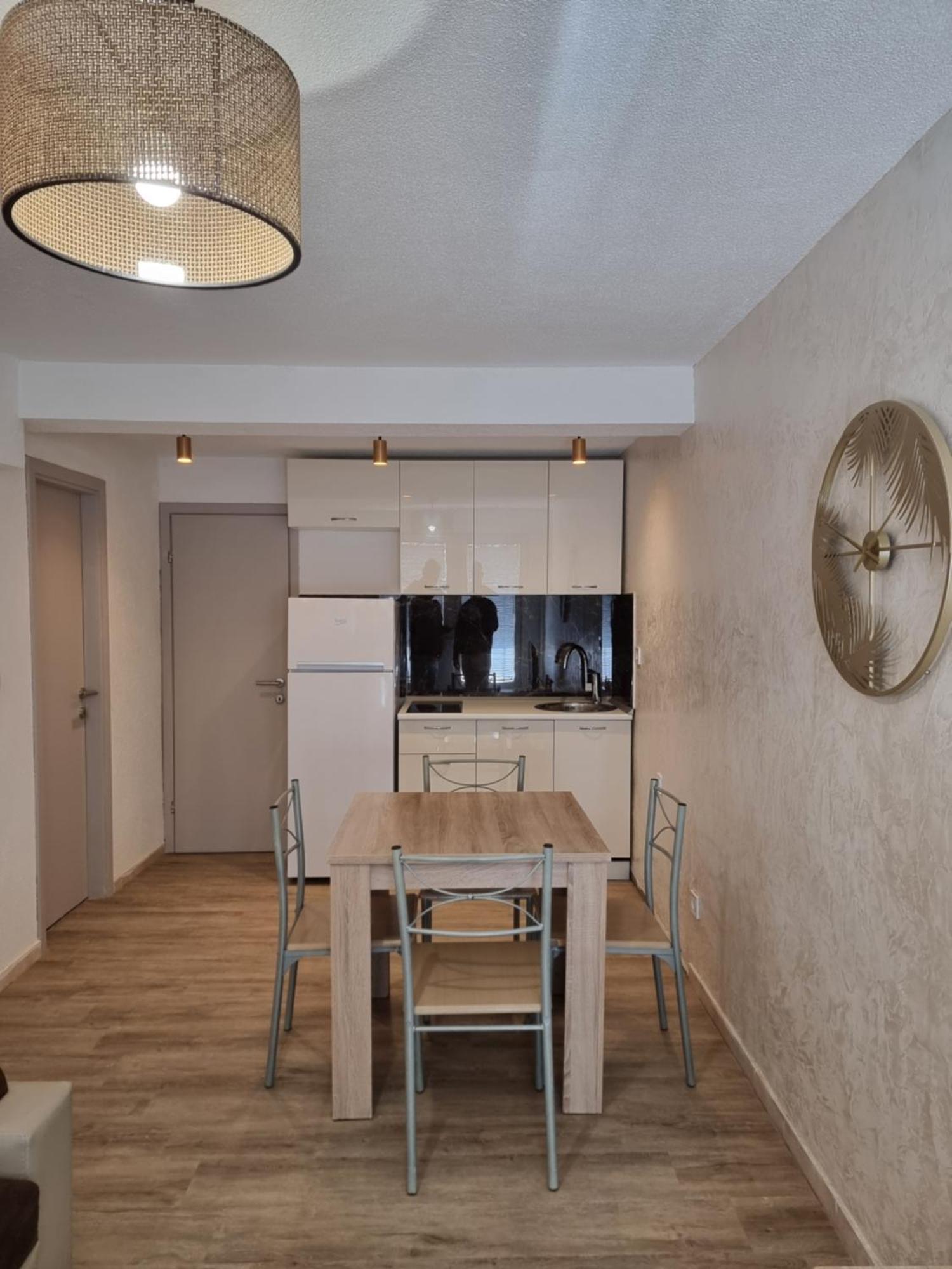 Apartments Vranes Тиват Екстериор снимка