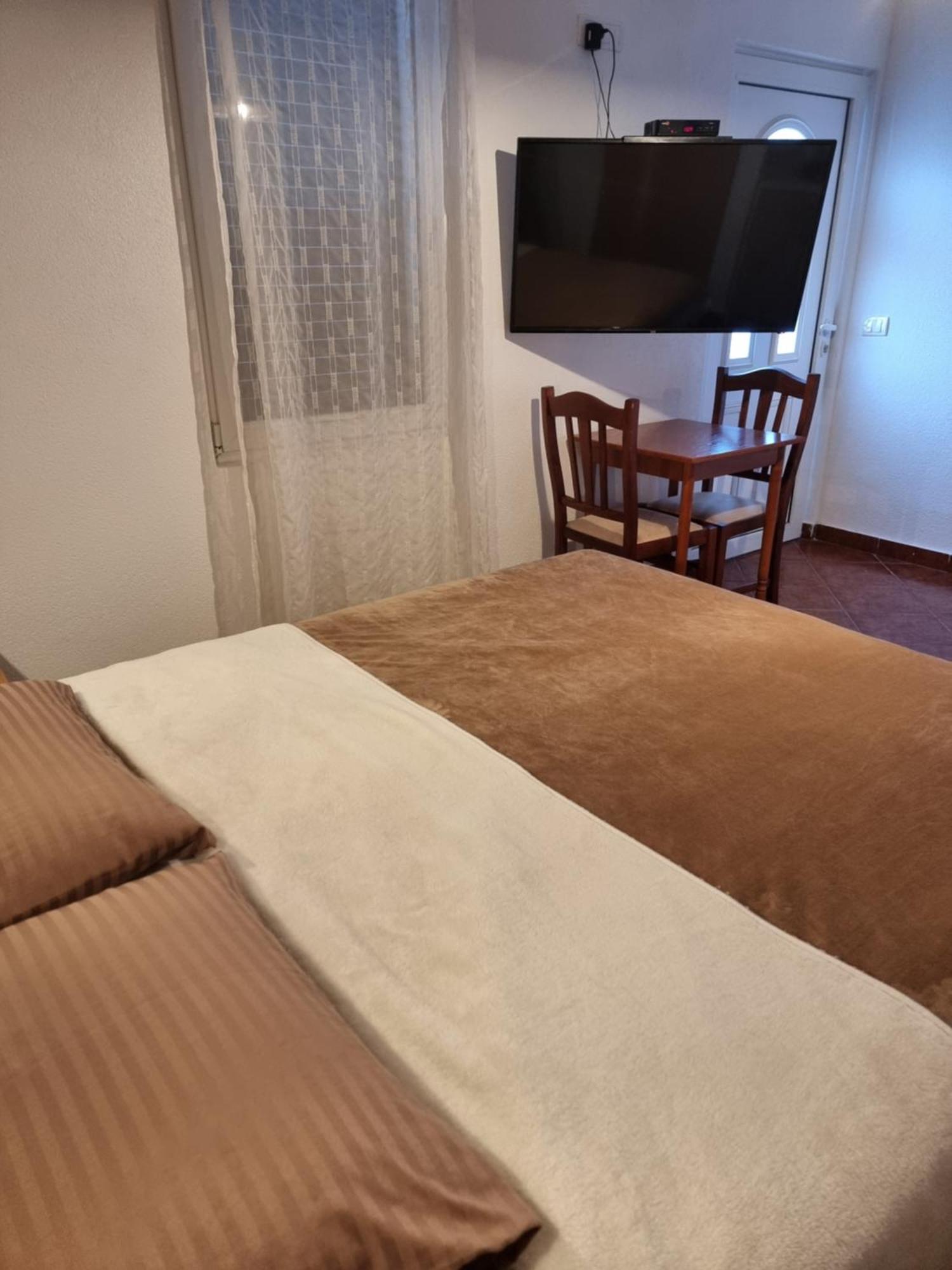 Apartments Vranes Тиват Екстериор снимка