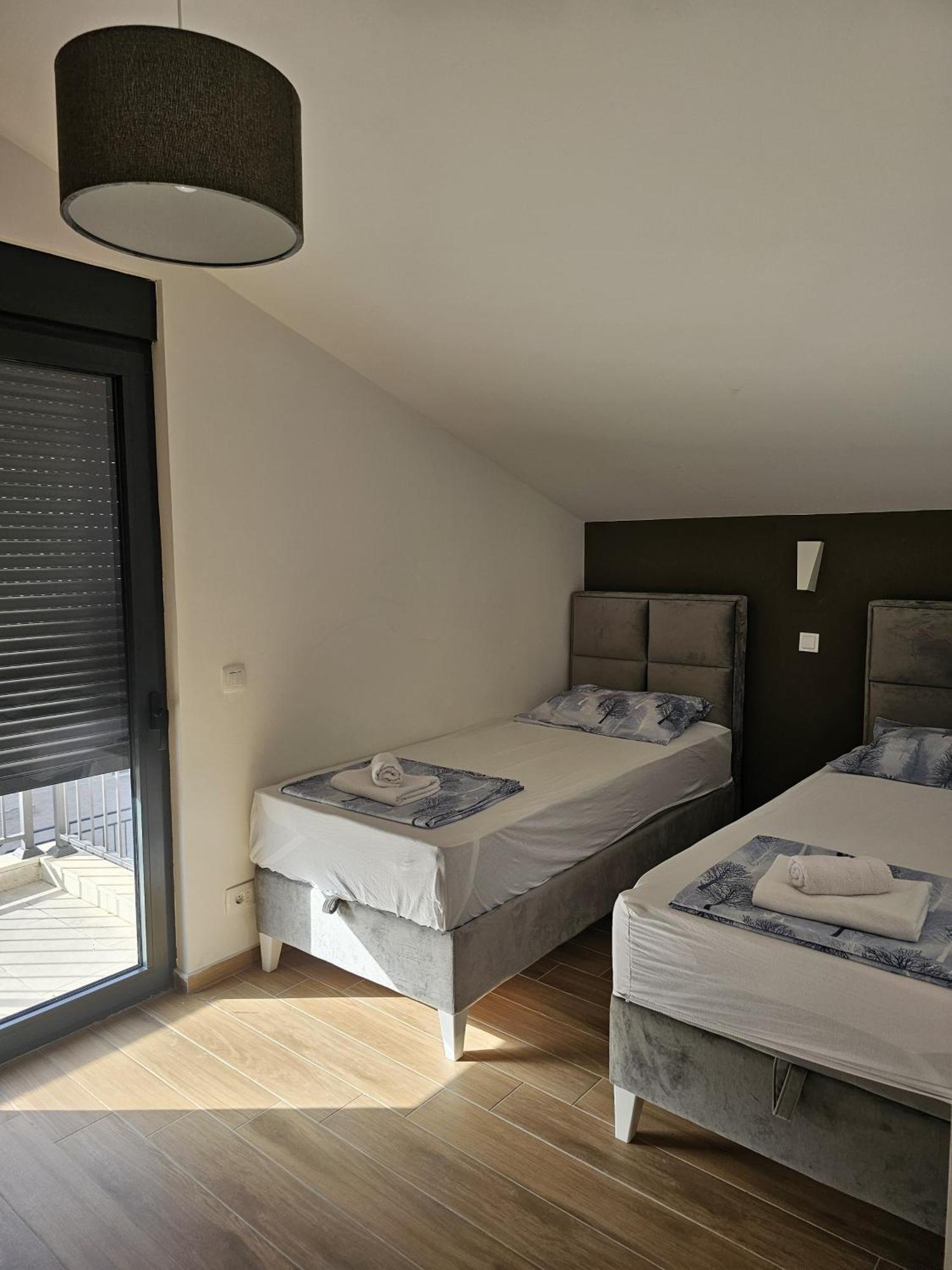 Apartments Vranes Тиват Екстериор снимка
